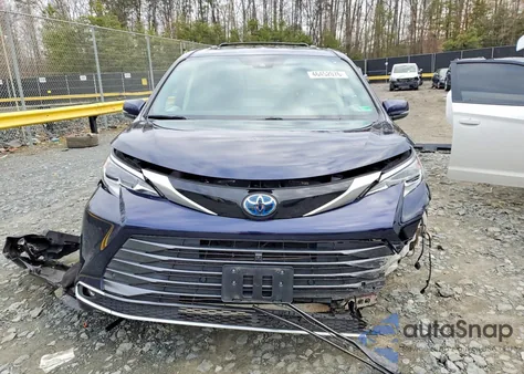 2021 Toyota Sienna Platinum 7-Passenger z USA, uszkodzony, nr VIN 5TDESKFCXMS038609